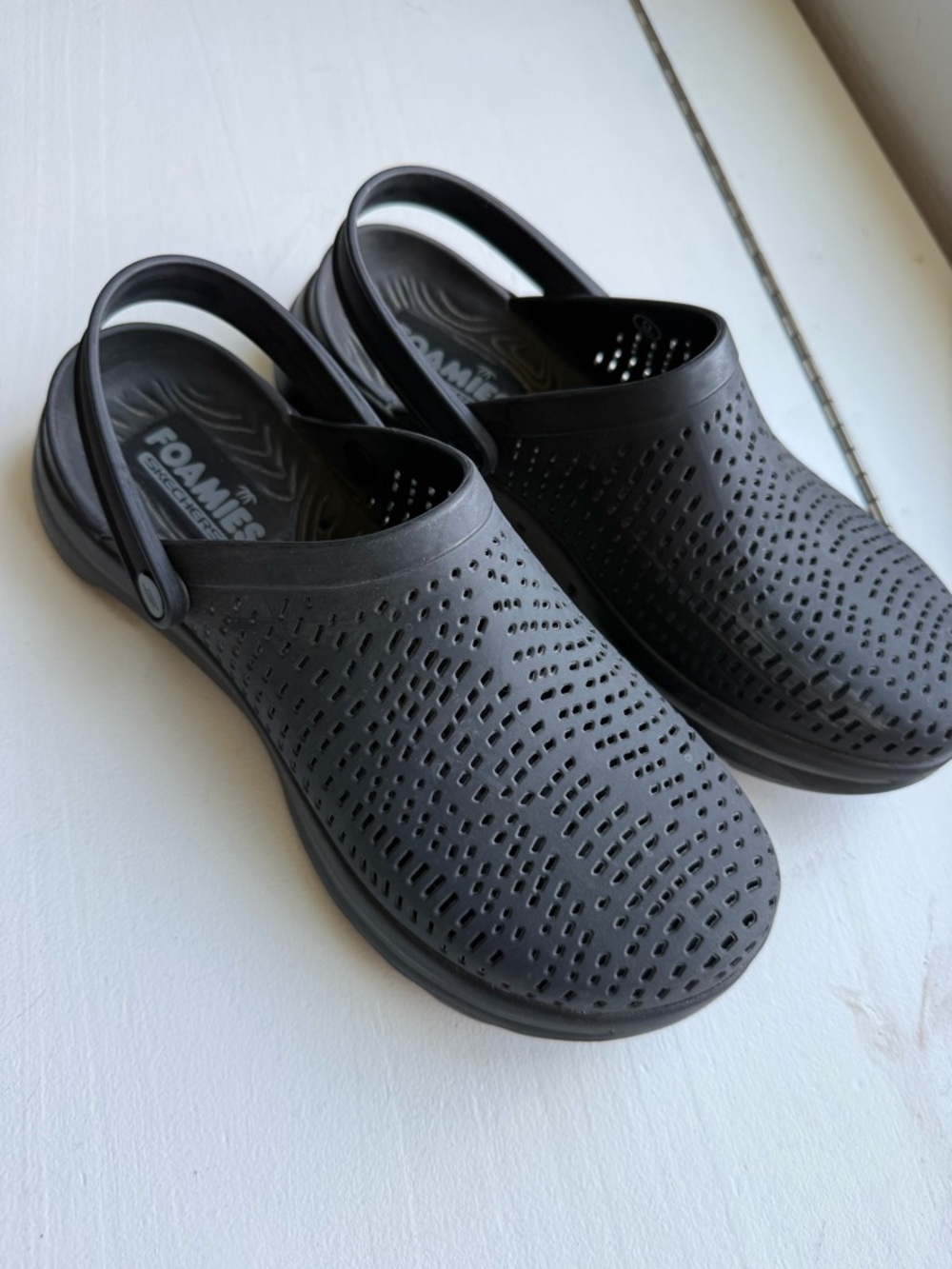 Skechers Foamies Women’s Black Slip-On Clog - Picture 2 of 4